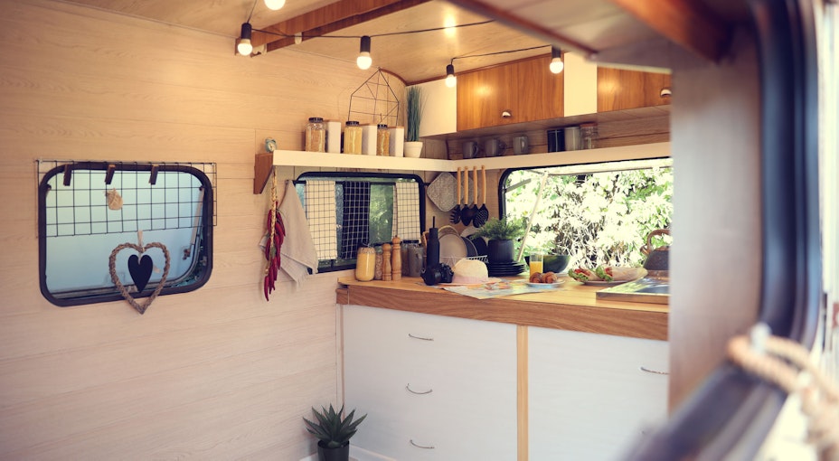 Motorhome and campervan habitation