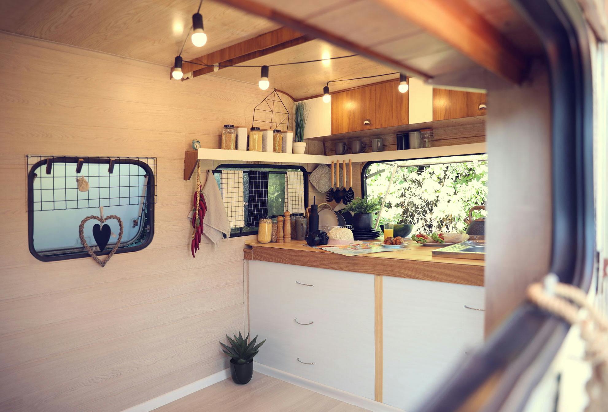 Motorhome and campervan habitation